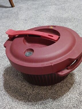 Deep Burgundy Microwave Steamer Bowl with Locking Handle